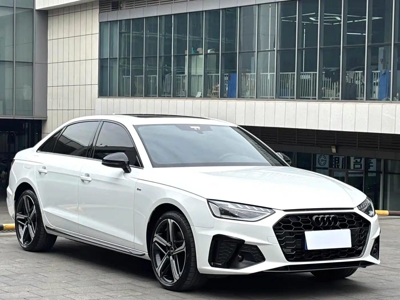 Audi A4 2023