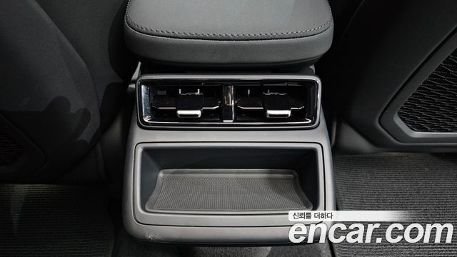 Polestar 4 2025