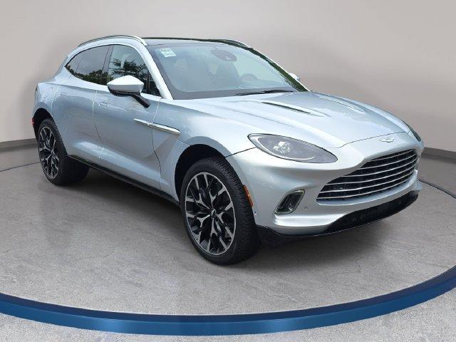 Aston Martin DBX 2021