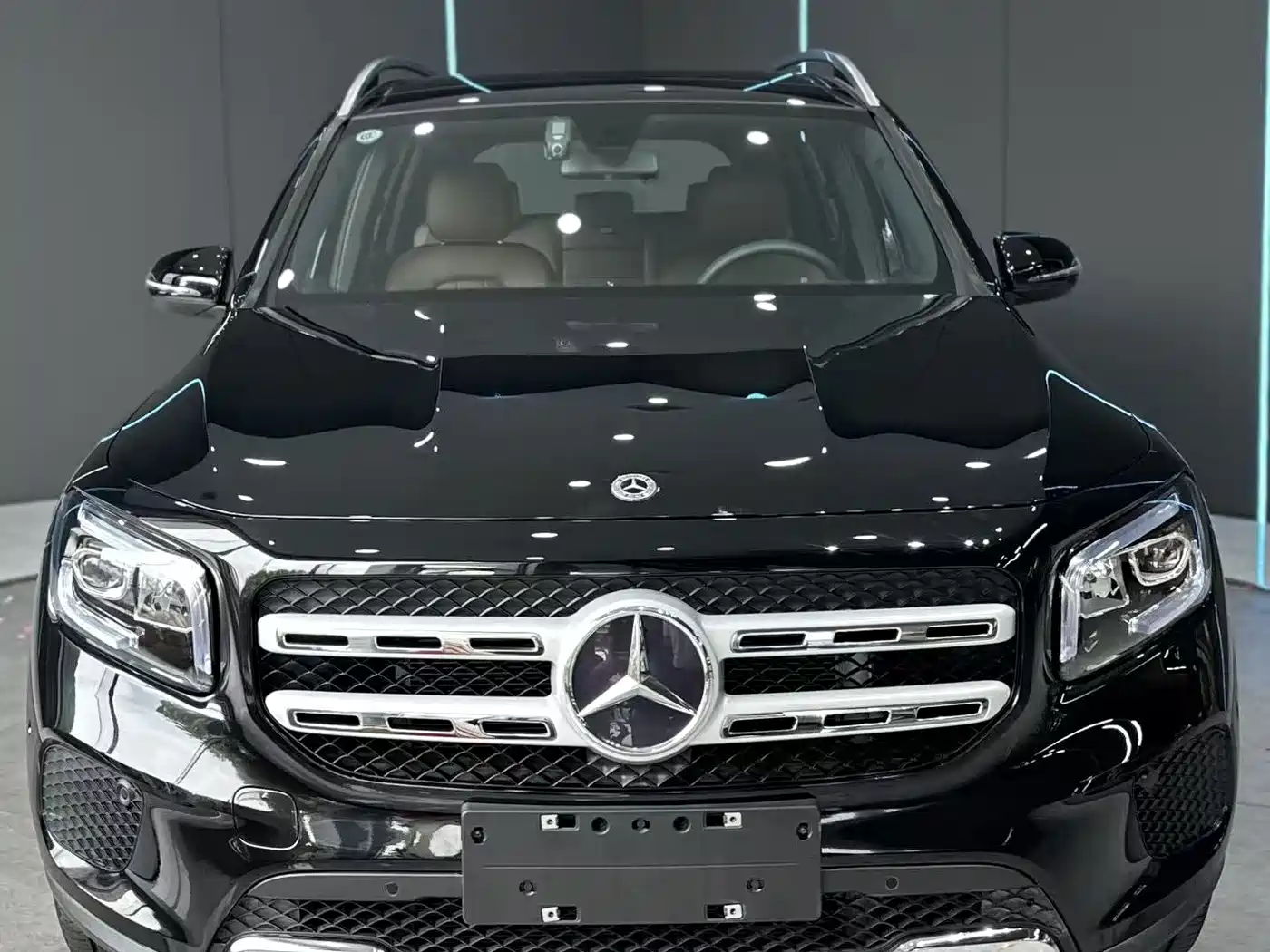 Mercedes-Benz GLB 2023