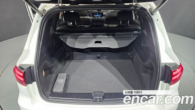 Mercedes-Benz GLB 2024
