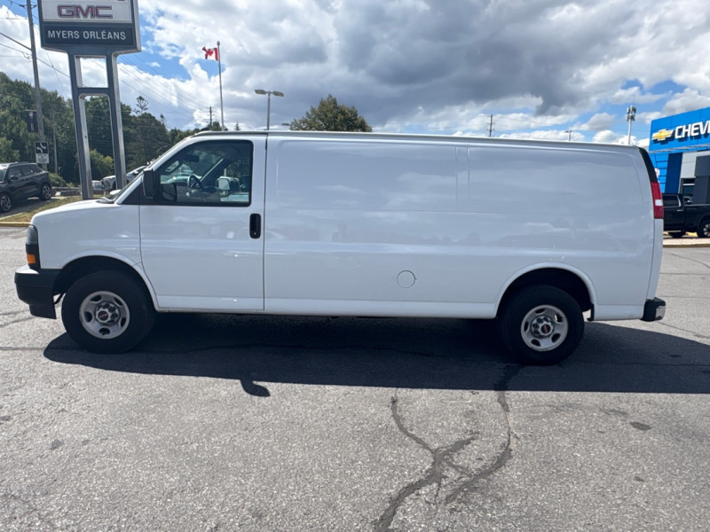 GMC Savana 2024