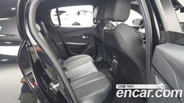 Peugeot 208 2021