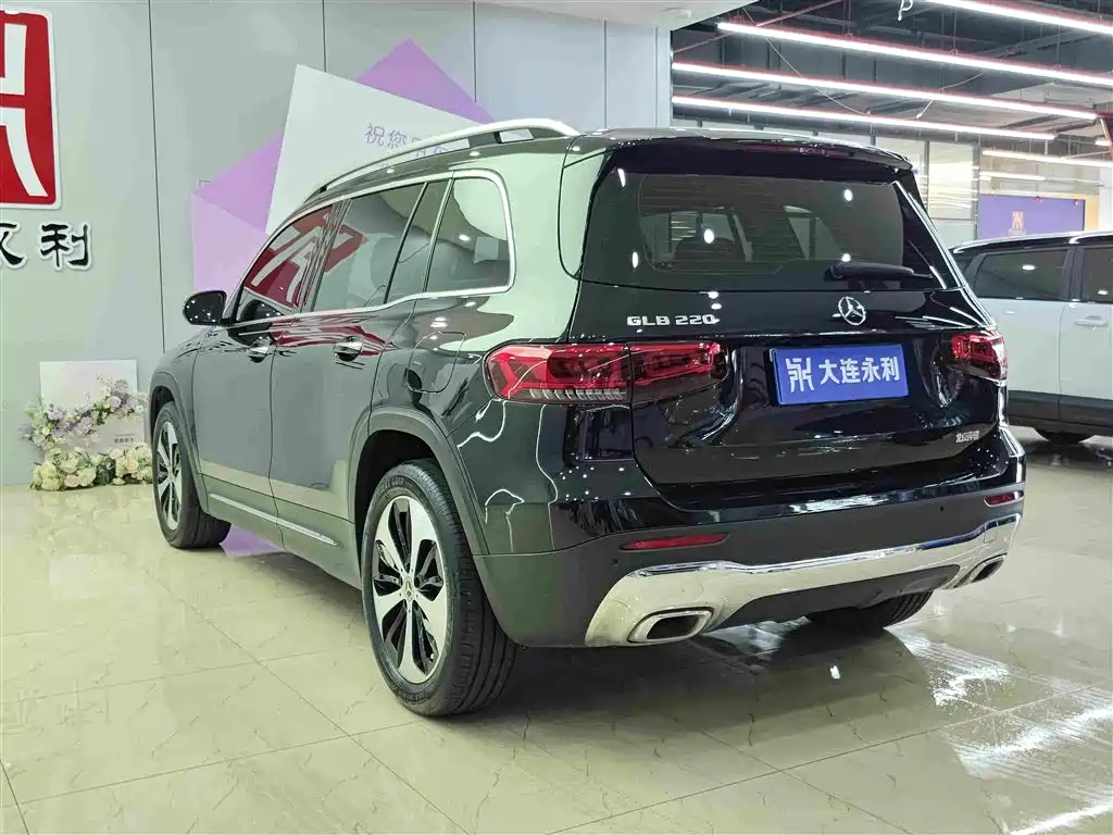 Mercedes-Benz GLB 2023