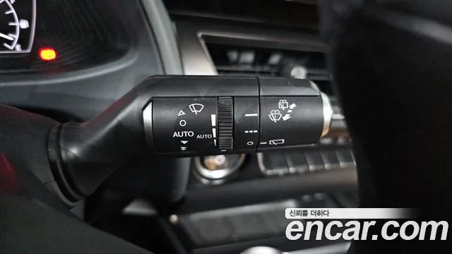 Lexus UX 2023