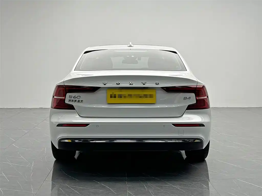 Volvo S60 2023