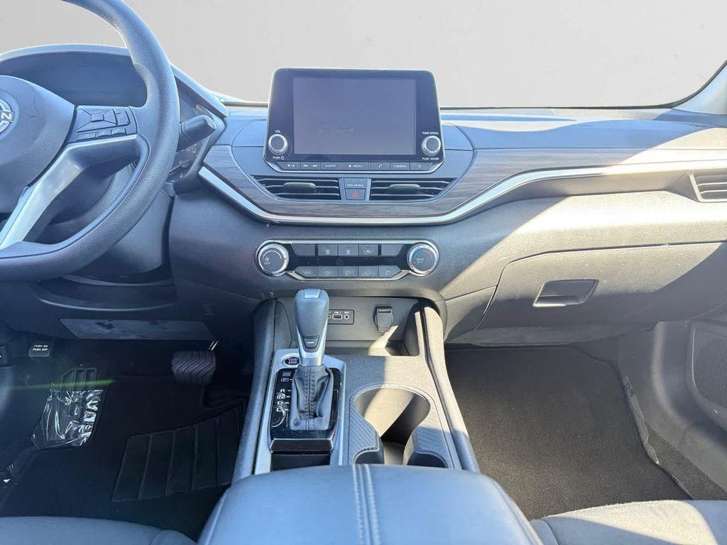 Nissan Altima 2025