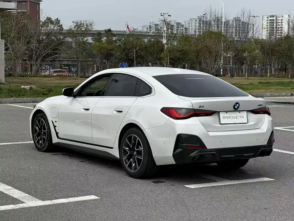BMW i4 2023