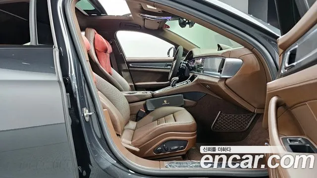 Porsche Panamera 2023