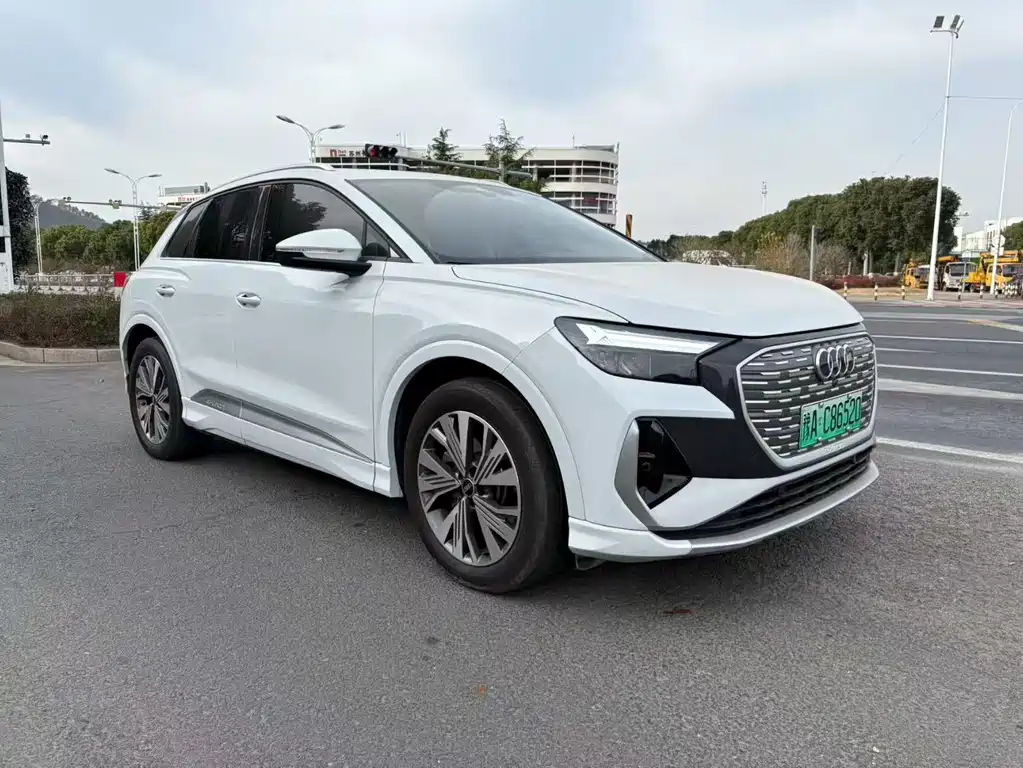 Audi Q4 e-tron 2024