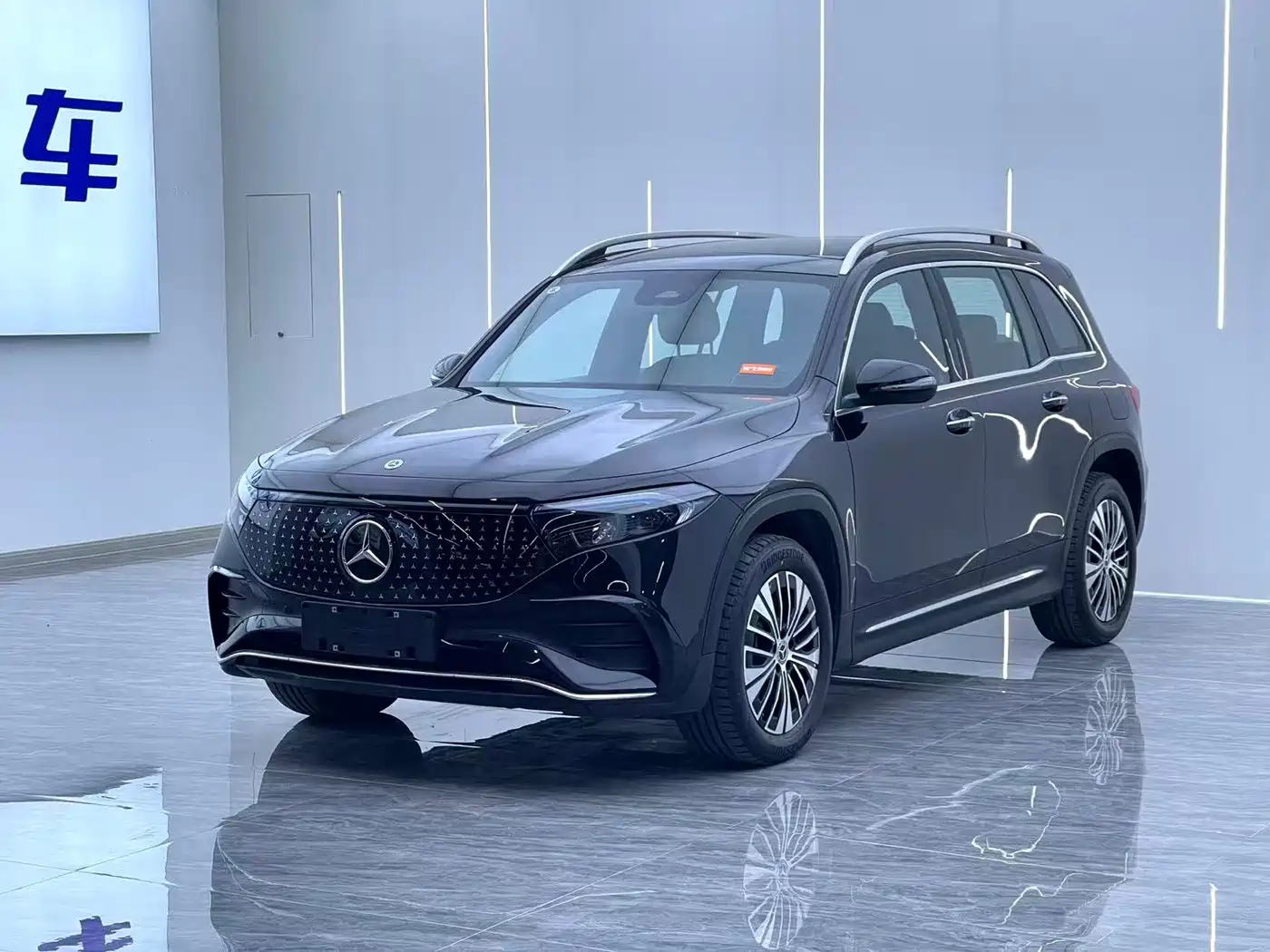 Mercedes-Benz EQB 2025