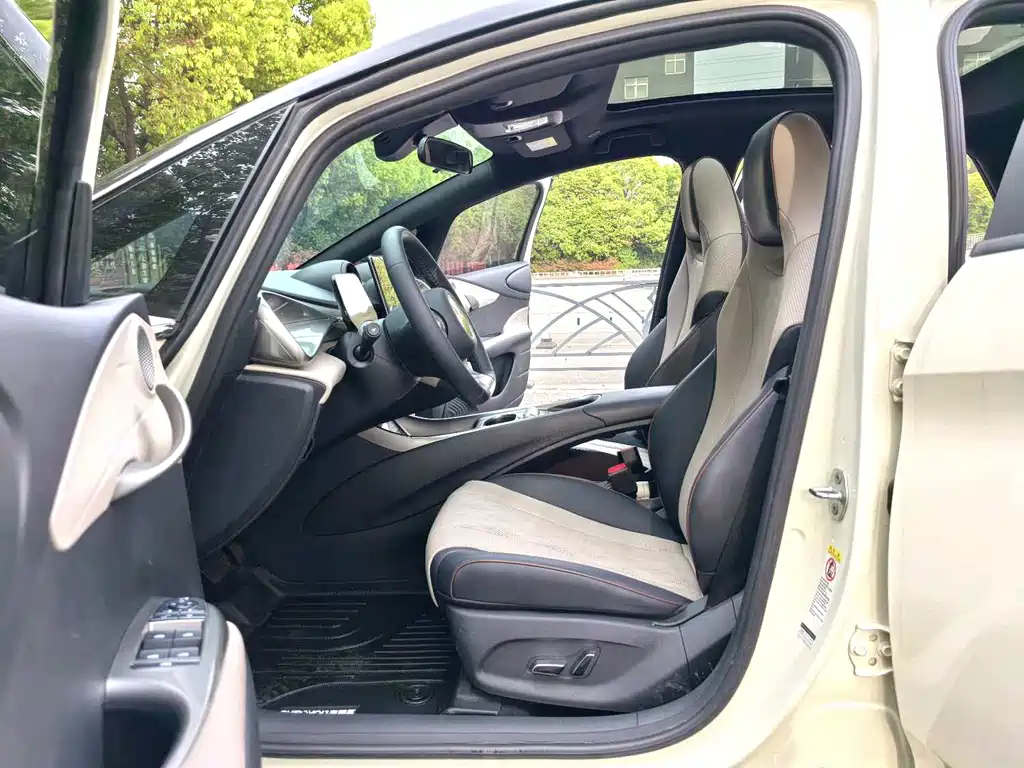 BYD Dolphin 2024