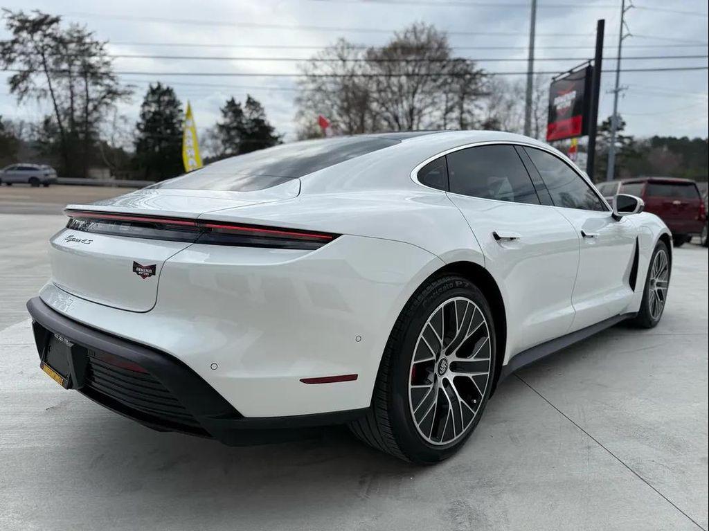 Porsche Taycan 2022