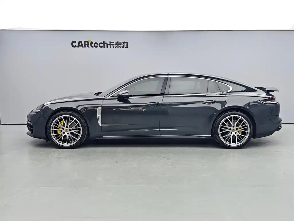 Porsche Panamera 2022