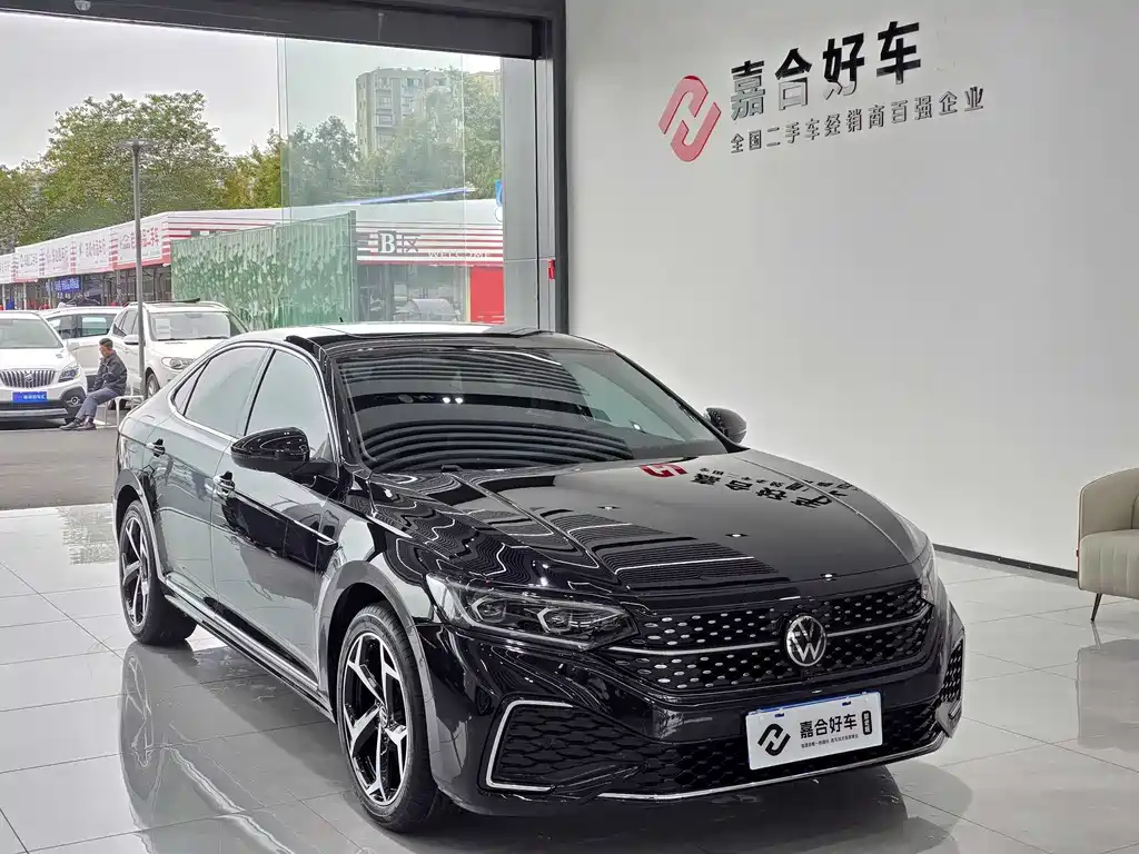 Volkswagen Passat 2024