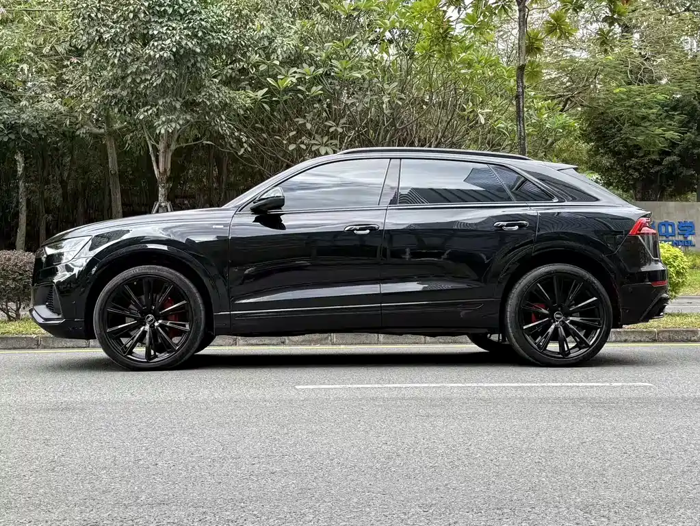 Audi Q8 2021