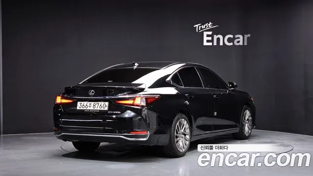 Lexus ES 2024