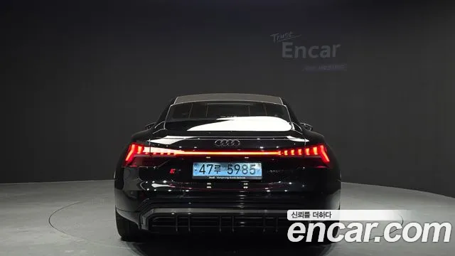 Audi RS e-tron GT 2022