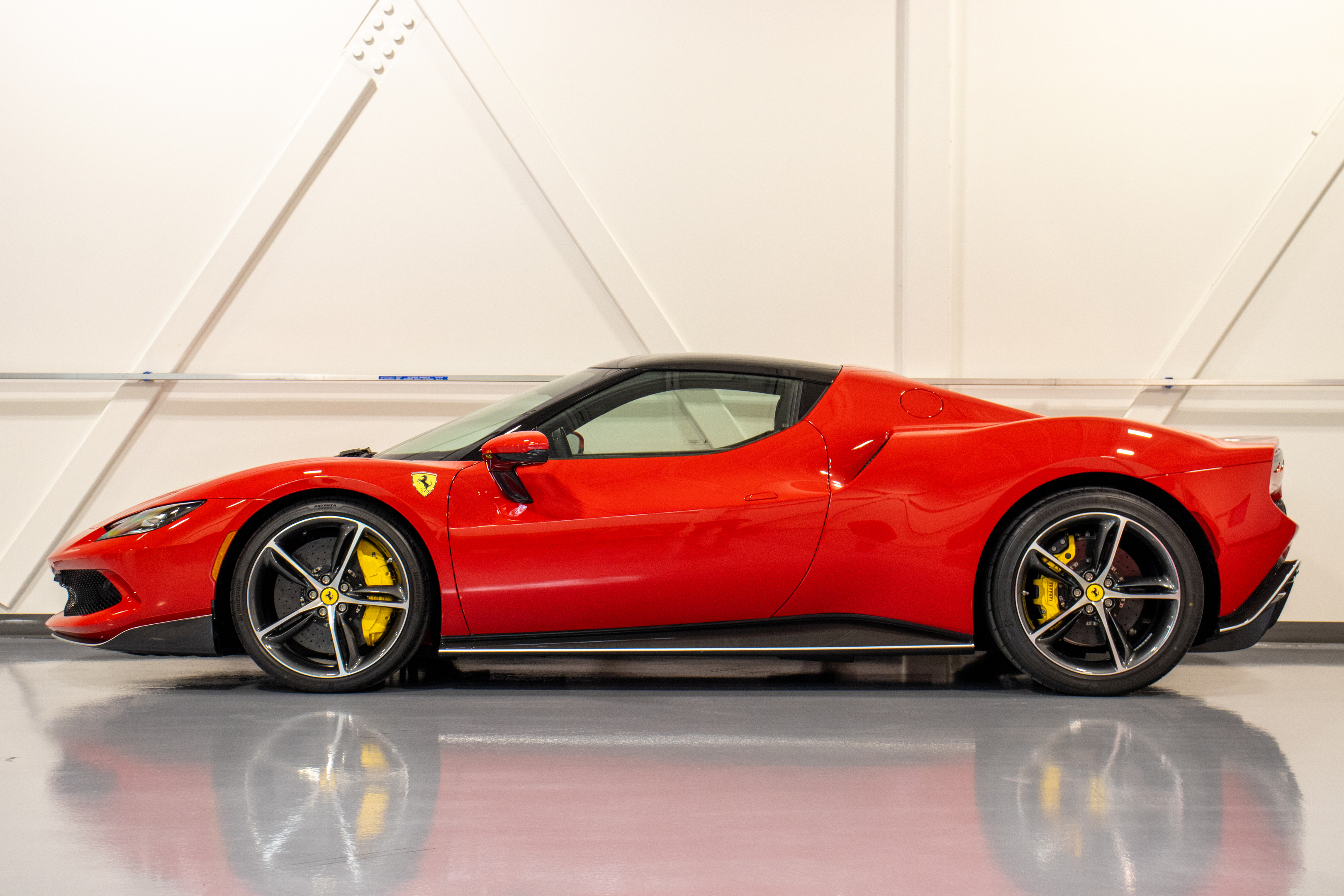 Ferrari 296 GTB 2023