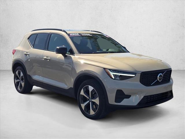 Volvo XC40 2026