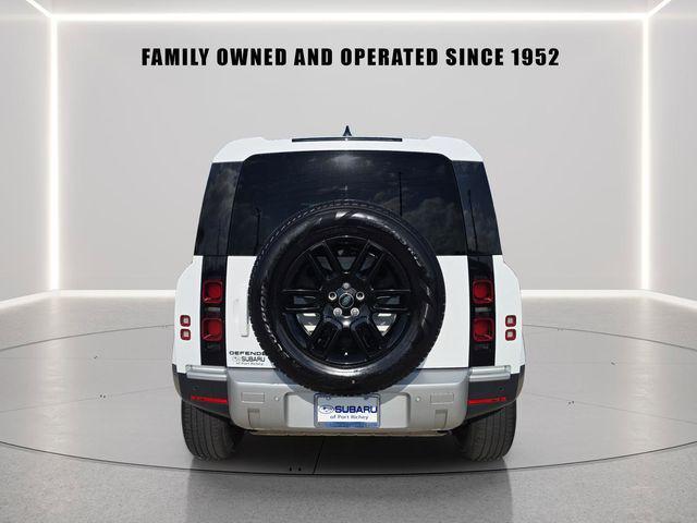 Land Rover Defender 2025