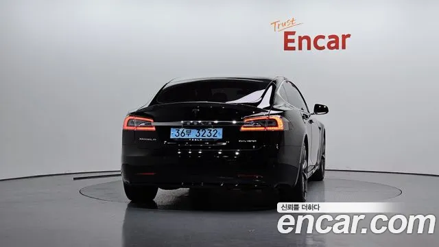 Tesla Model S 2020