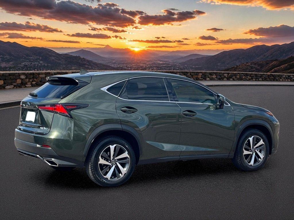 Lexus NX 300 2021