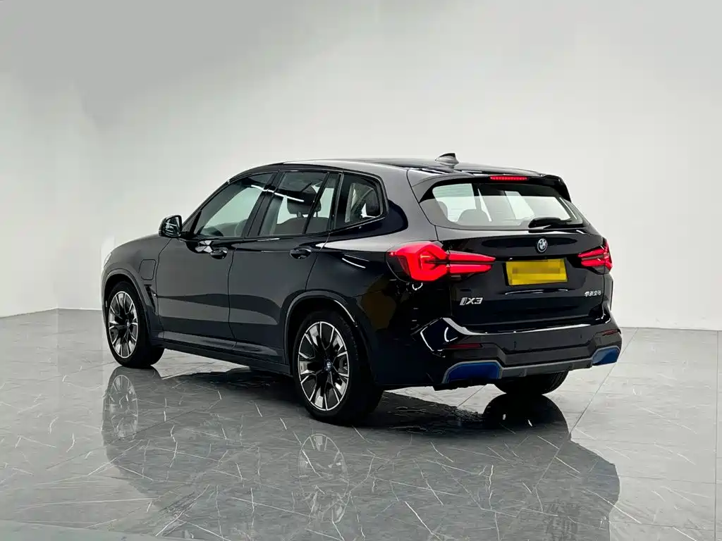 BMW iX3 2022