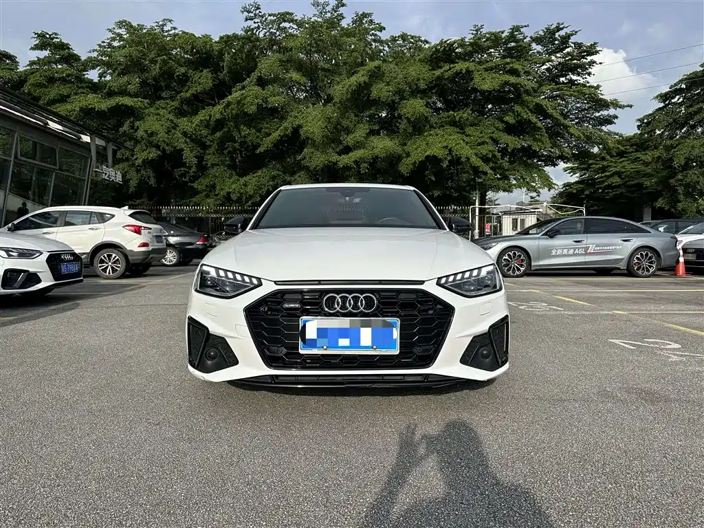 Audi A4 2023
