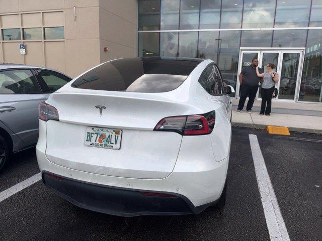 Tesla Model Y 2021