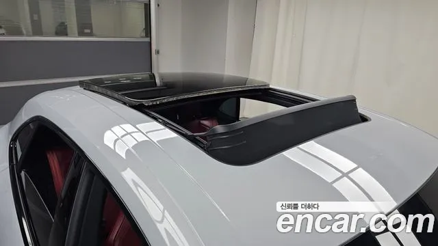 Porsche Macan 2025
