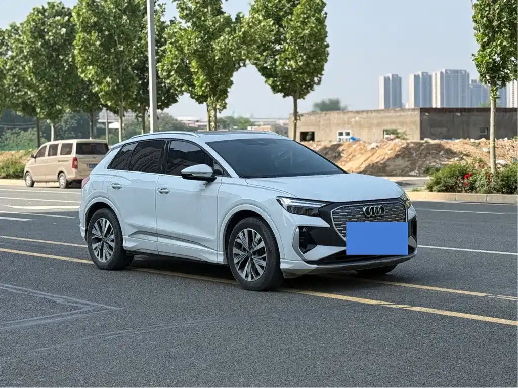 Audi Q4 e-tron 2024