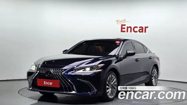 Lexus ES 2023