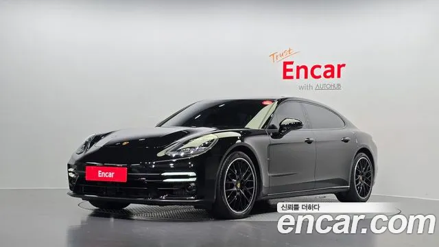 Porsche Panamera 2021