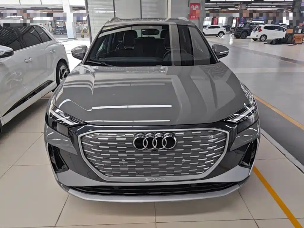 Audi Q4 e-tron 2025