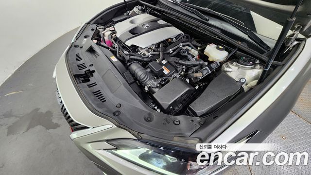 Lexus ES 2021