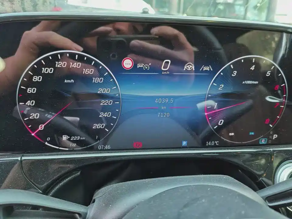 Mercedes-Benz E-Класс 2025