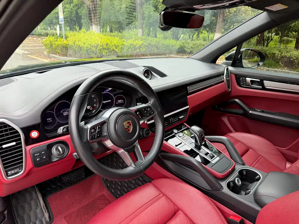 Porsche Cayenne 2022