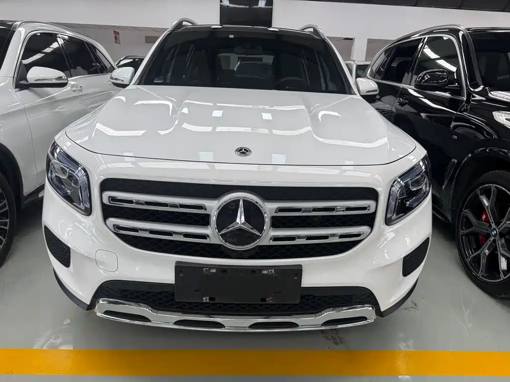 Mercedes-Benz GLB 2023