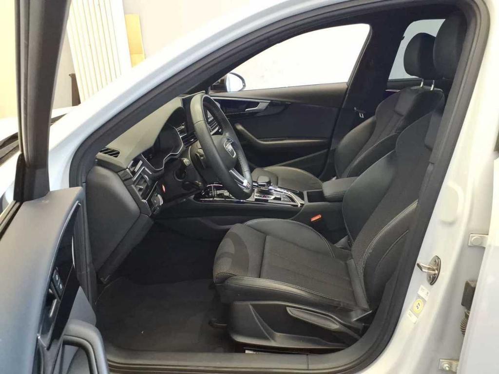 Audi A4 2023