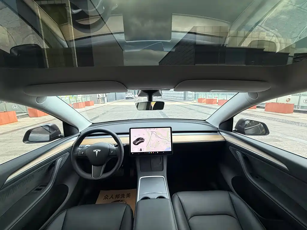 Tesla Model Y 2021