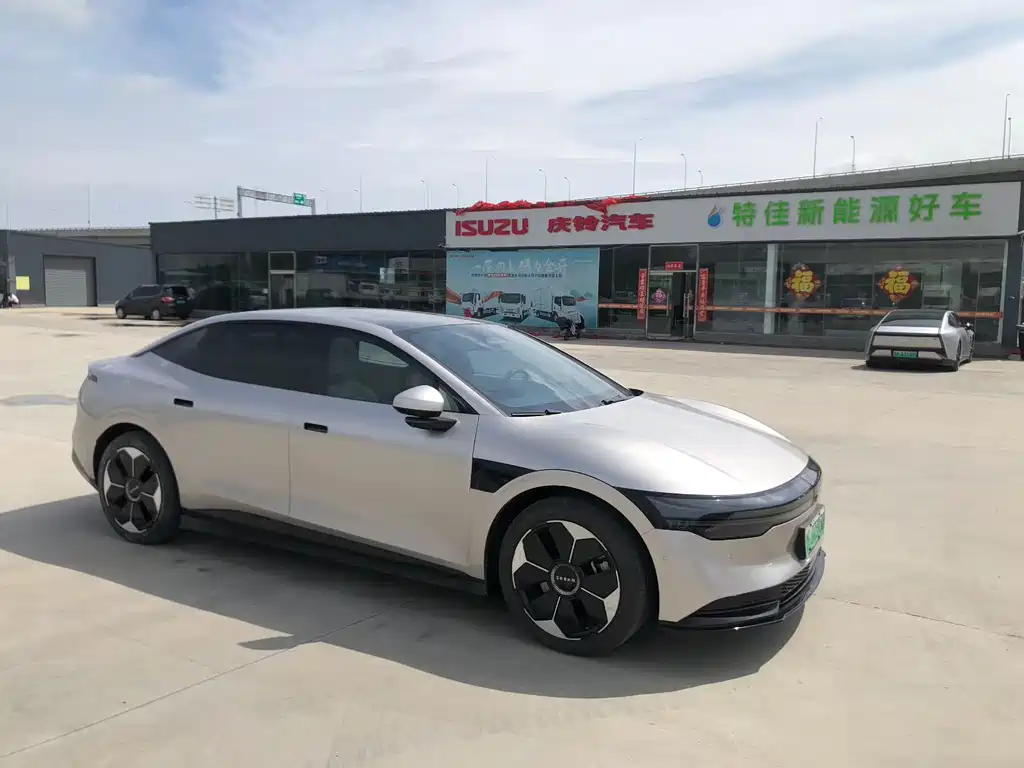 Zeekr 007 2025