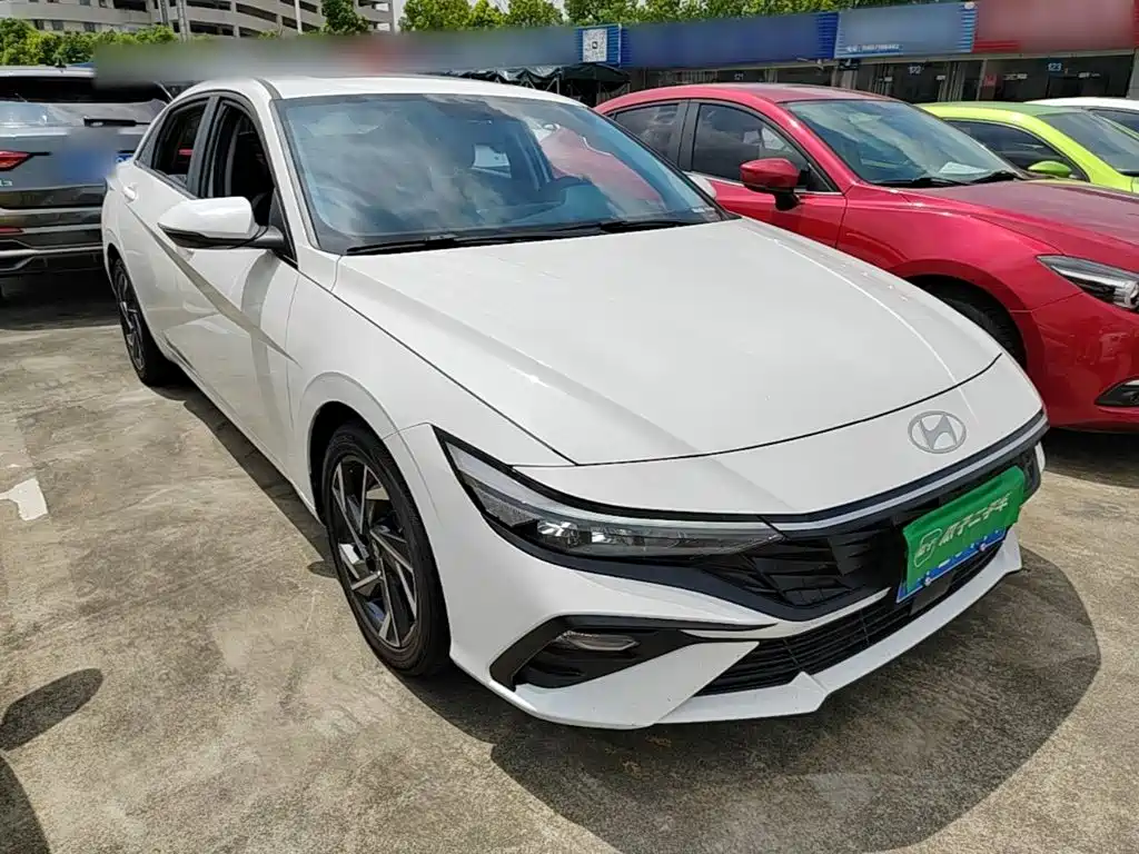Hyundai Elantra 2024