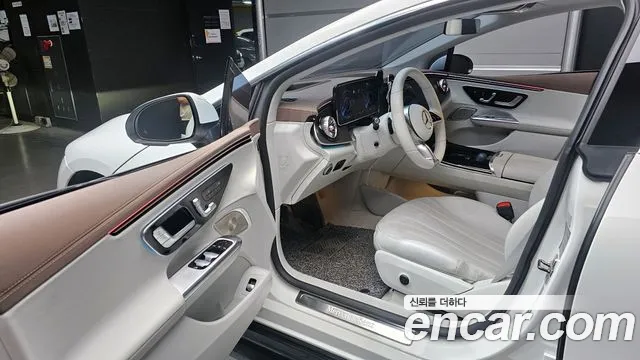 Mercedes-Benz EQE 2024