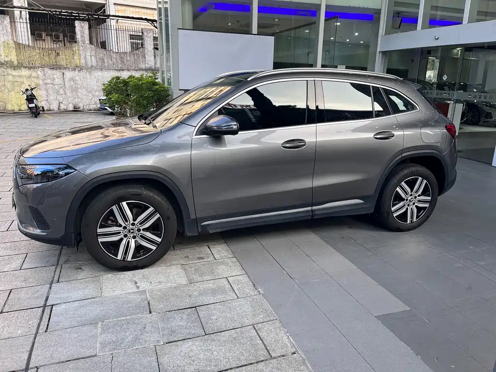 Mercedes-Benz EQA 2023