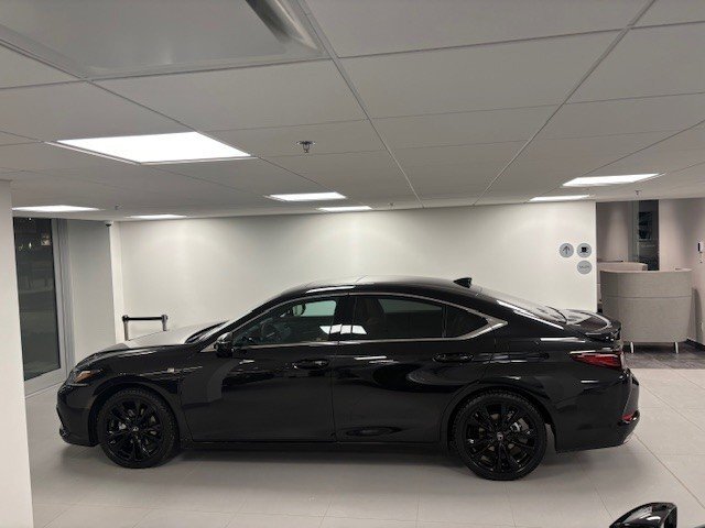 Lexus ES 2025