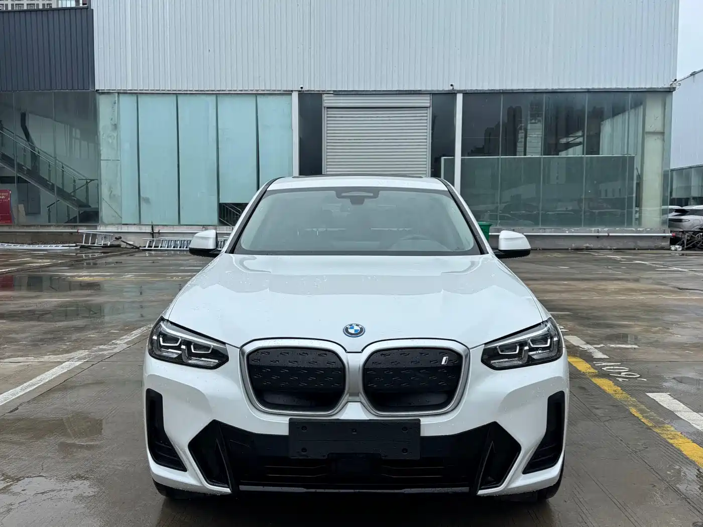 BMW iX3 2024