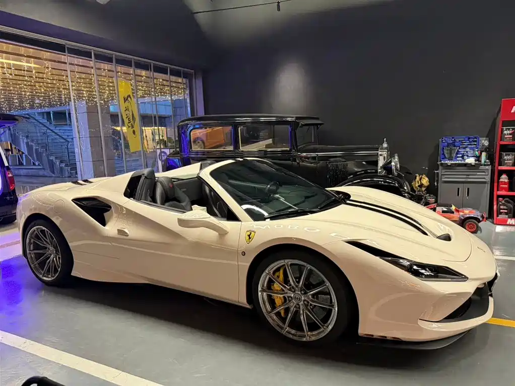 Ferrari F8 2021
