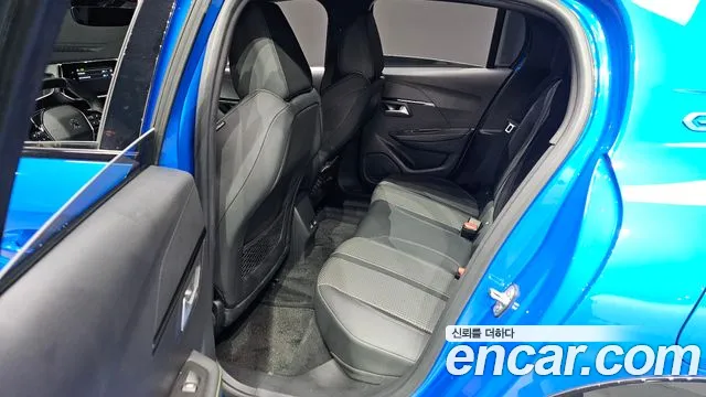 Peugeot 208 2021