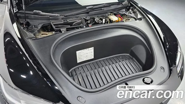 Tesla Model 3 2024